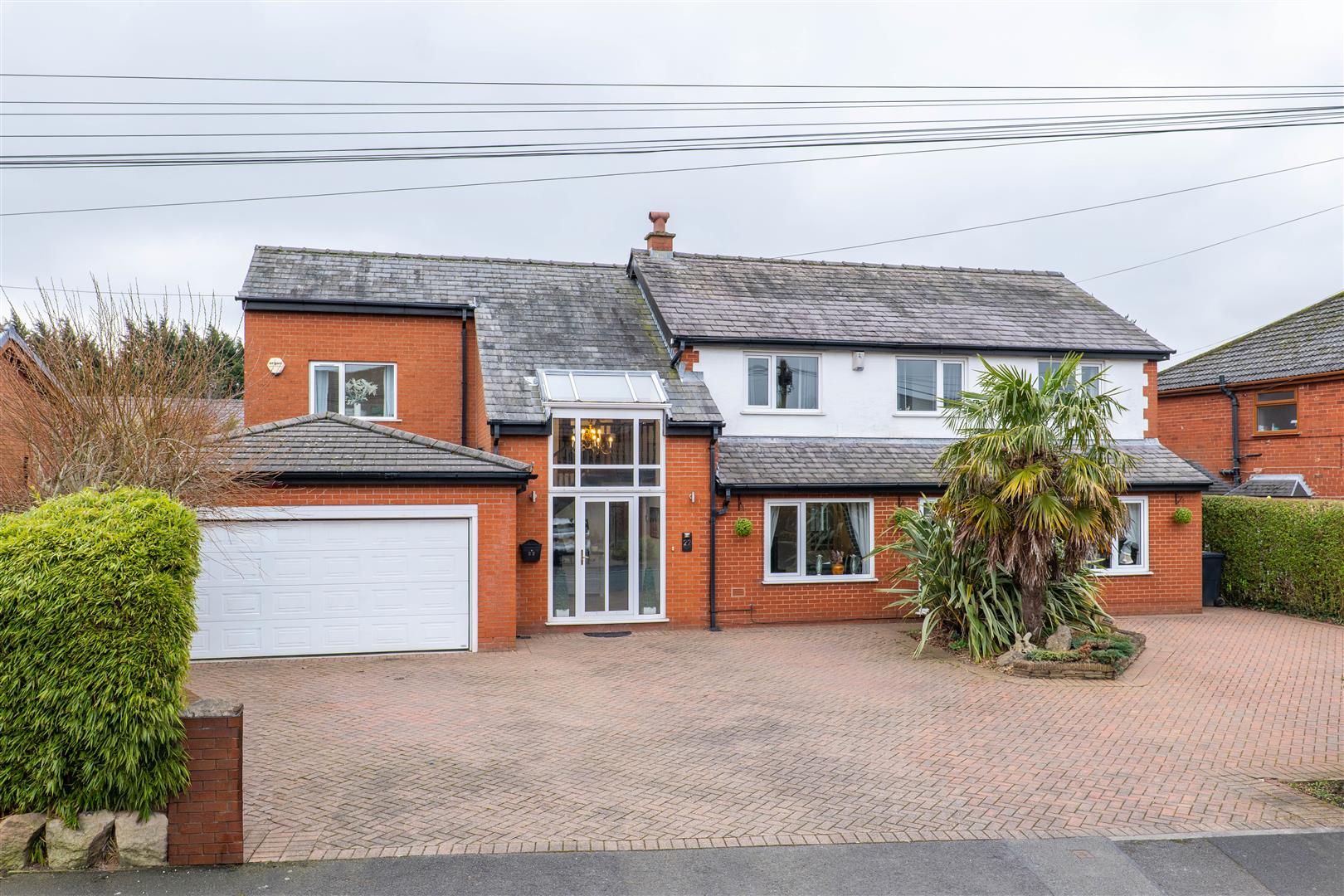 5 bed property in Church Lane, Chorley